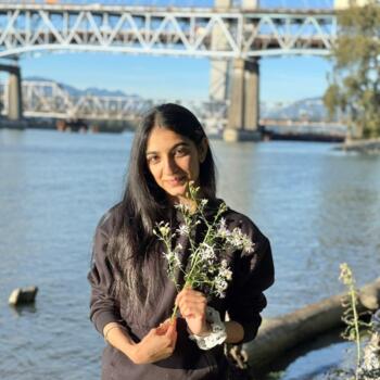 Baby-sitter in Delta: Parneet is