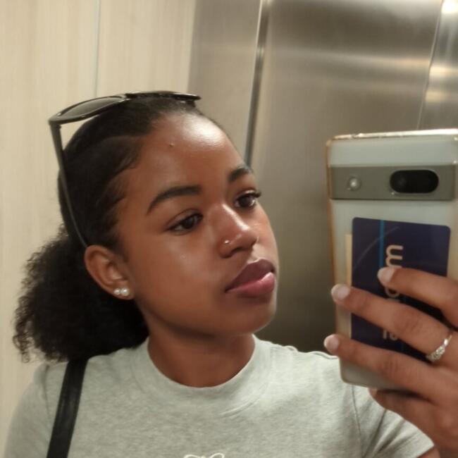 Babysitter in Limoges: Shaïna 