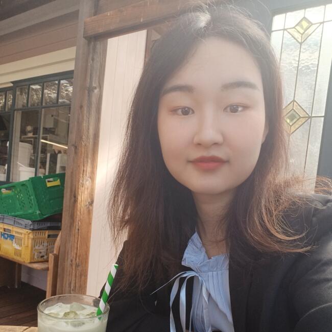 Babysitter in Christchurch: Zoey