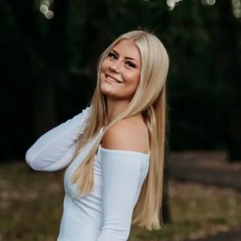 Babysitter in Albertville: Josie