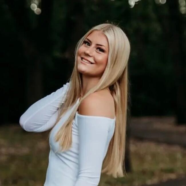 Babysitter in Albertville: Josie