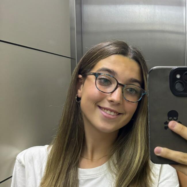 Niñera en Getxo: Janire