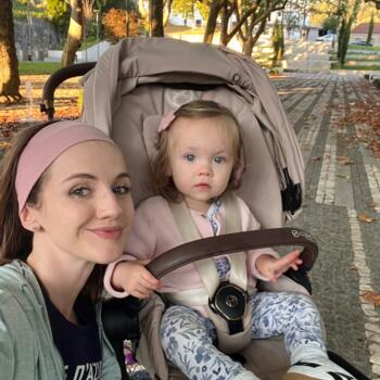 Babysitting job in Caldas de São Jorge: babysitting job Tatiana