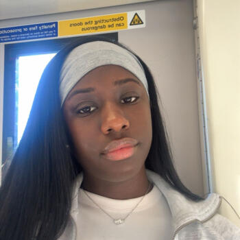 Babysitter in London: Malaika