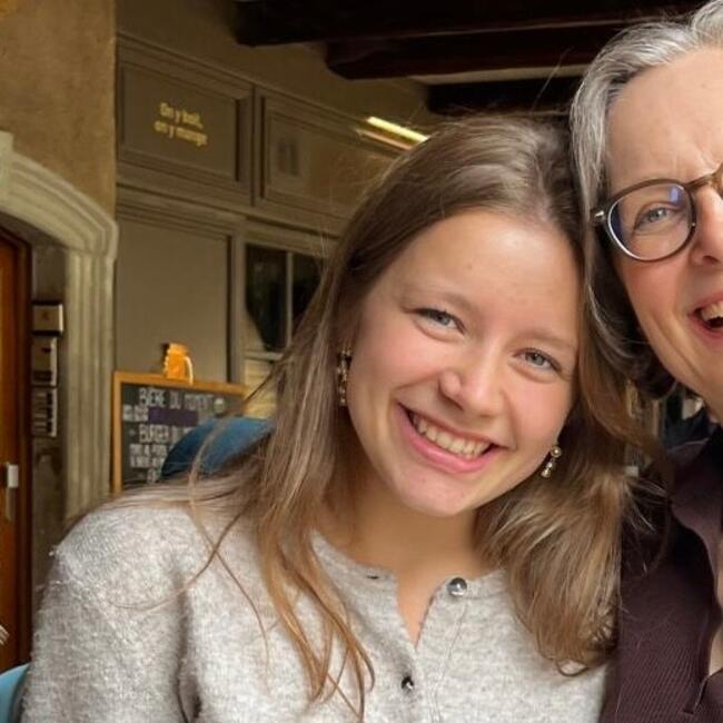 Babysitter in Paris: Leonore
