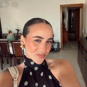 Babysitter em Oliveira do Bairro: Maria
