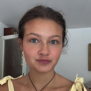 Nanny in Paris: Sara
