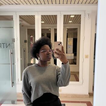 Babysitter Almada: Viviana