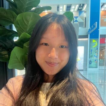 Babysitter in Singapore: Vivian