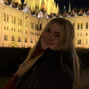 Babysitter in Hollabrunn: Lena