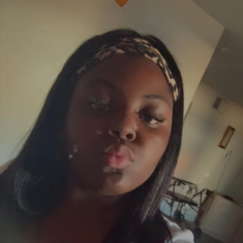 Babysitter in Phoenix: Maya