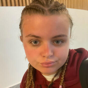 Babysitter in Braine: Yanaelle