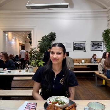 Babysitter Birmingham: Hadia