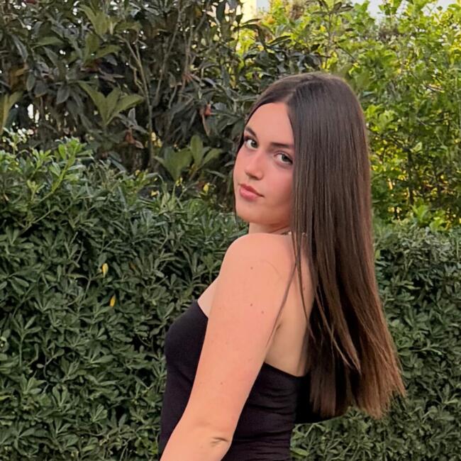 Babysitter in Rome: Emma