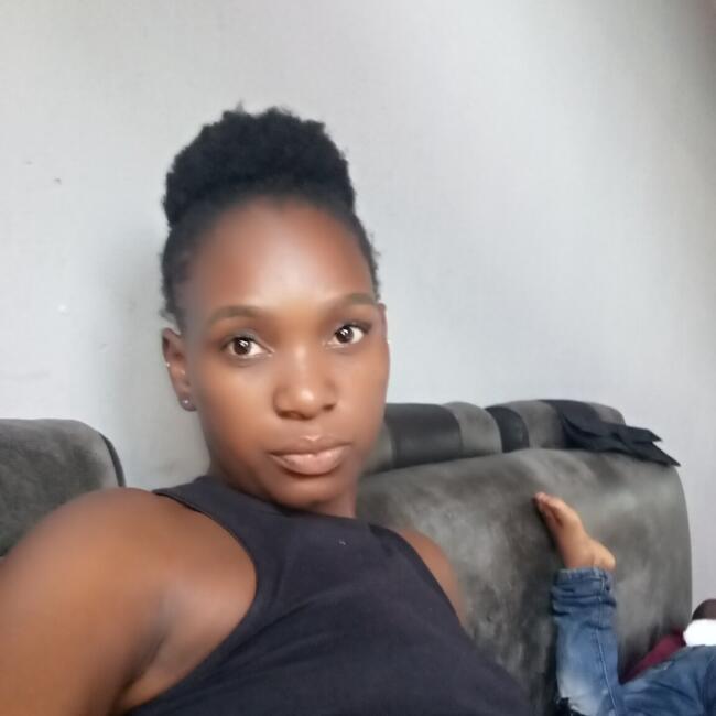 Babysitter in Cape Town: Tredah