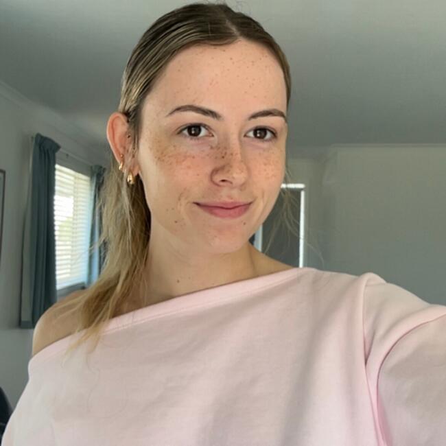 Babysitter in Christchurch: Isabella