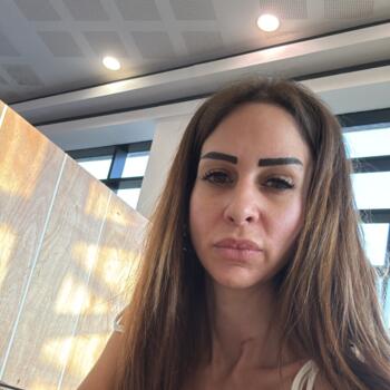 בייביסיטר ב- נצרת: Mimi