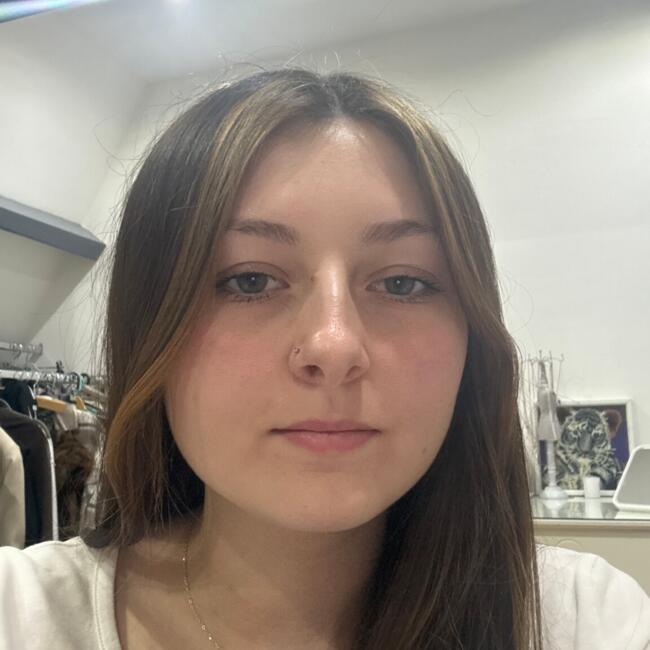 Babysitter in Saint-Arnoult-en-Yvelines: Manon