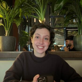 Babysitter Manchester: Caitlin