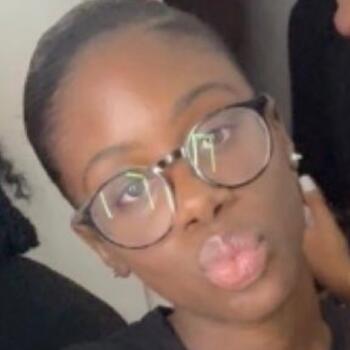 Babysitter in Rouen: Sarah