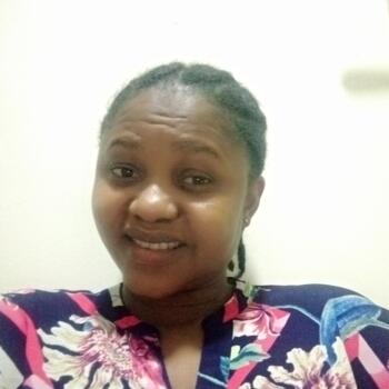 جليسة أطفال في أبوظبي: Hawa