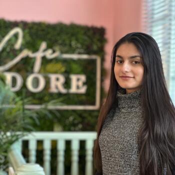 Babysitter in Hull: Minahil