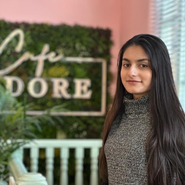 Babysitter in Hull: Minahil