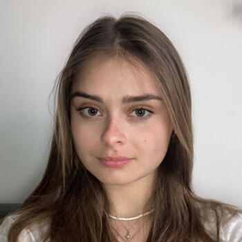 Babysitter in Bordeaux: Louise