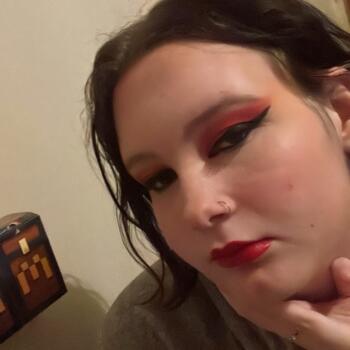 Babysitter in Launceston: Teal