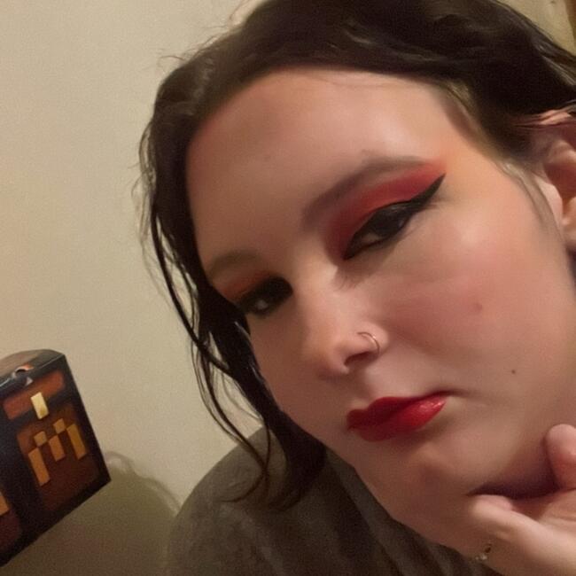 Babysitter in Launceston: Teal