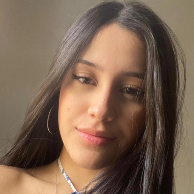 Babá em Jacareí: Isabelly