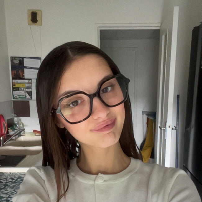 Babysitter in Coulaines: Eva