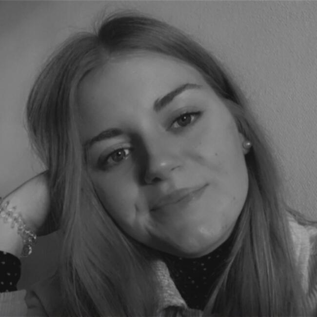 Babysitter in Saint-Quentin: Clara