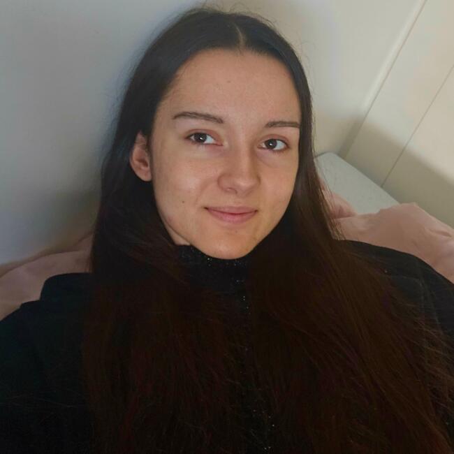 Babysitter in Troyes: Bojana