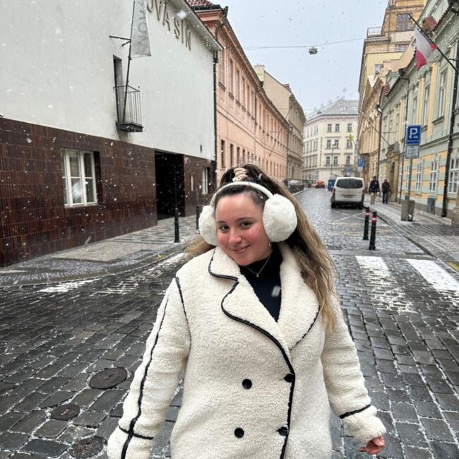 Babysitter in Manchester: Amy