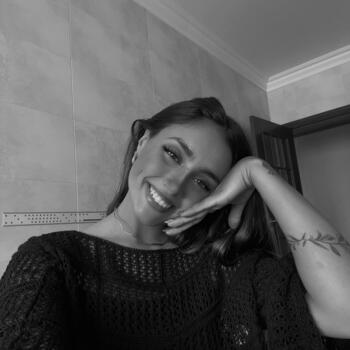 Babysitter em São Pedro da Cadeira: Iris