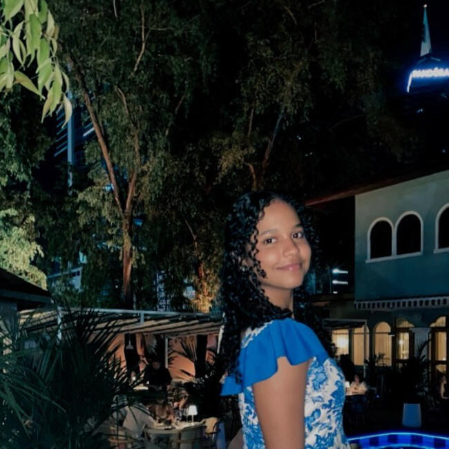 Babysitter in Panama City: Yeilis