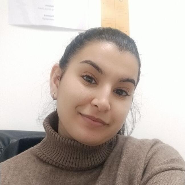 Babysitter in Vincennes: Yamna