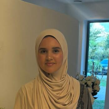 Oppas in Emmeloord: Youssra