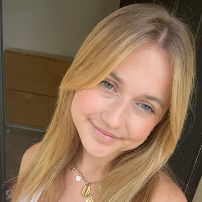 Babysitter in Pessac: Andréa