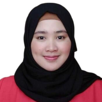 جليسة أطفال دبي: Mahi