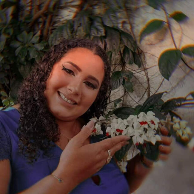 Babysitter in São Sebastião: Tatiane