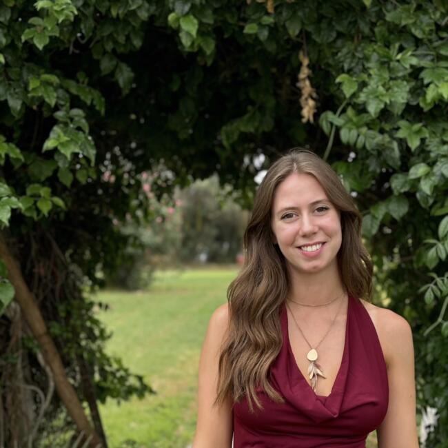 Babysitter in São Félix da Marinha: Bruna