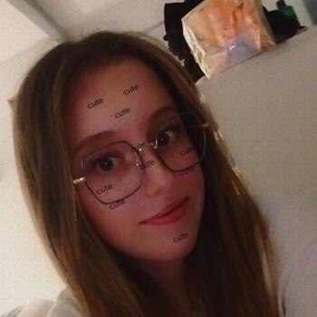 Babysitter in Saint-Étienne-des-Oullières: Océane