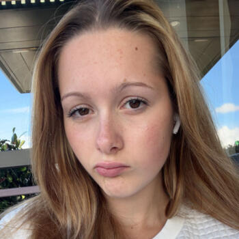 Babysitter in Fontenay-sur-Eure: Louane