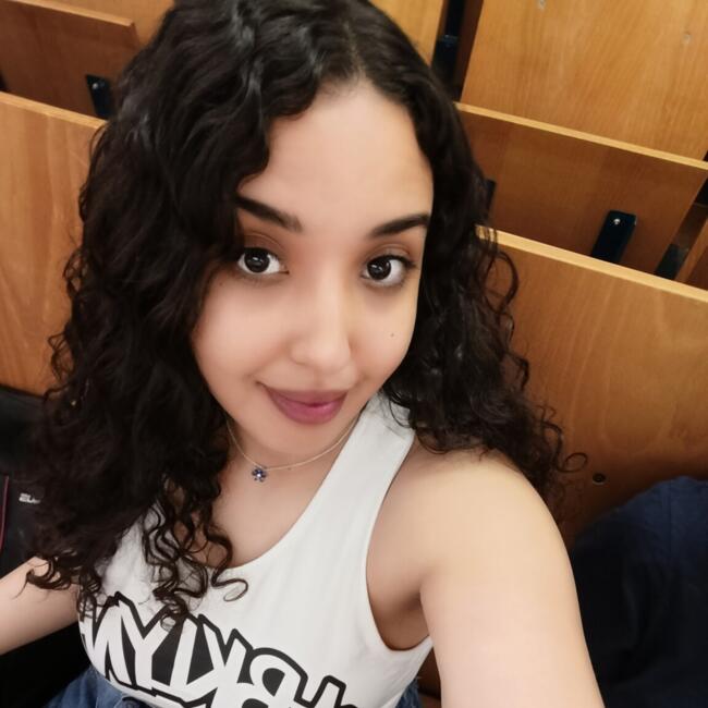 Babysitter em Aradas: Hajar
