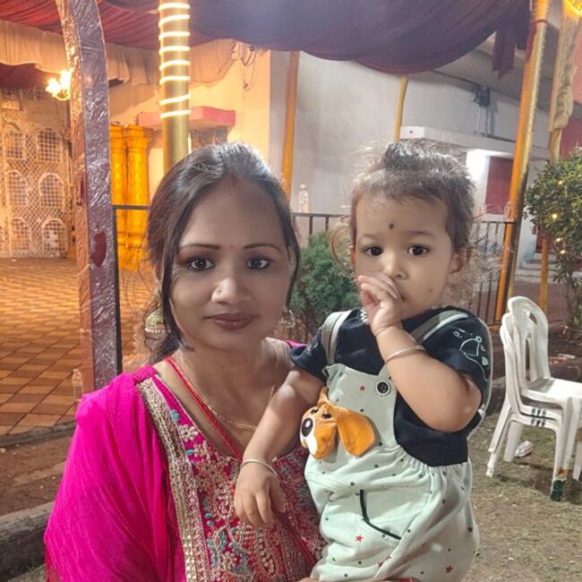 Babysitter in Noida: Renu