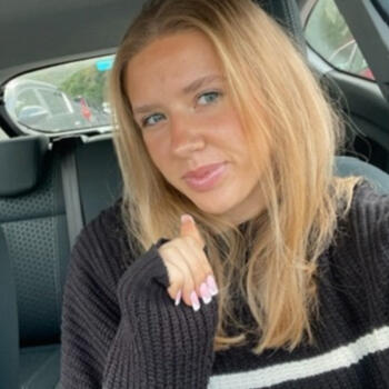 Babysitter in London: Keira