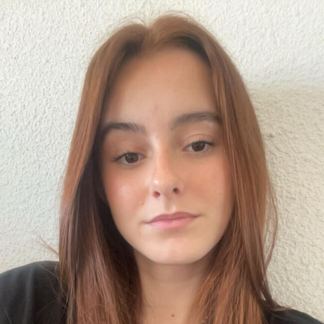 Babysitter in Saint-Chamond: Carla