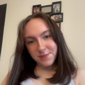 Babysitter in La Selle-sur-le-Bied: Lola
